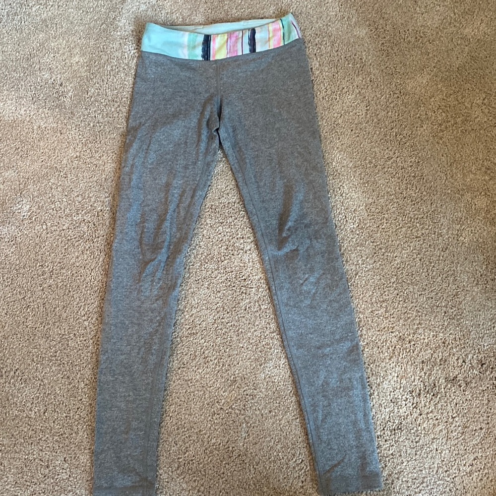 gray leggings
